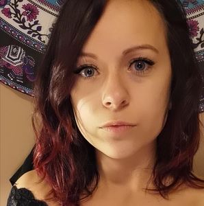 Meet your Posher, Val